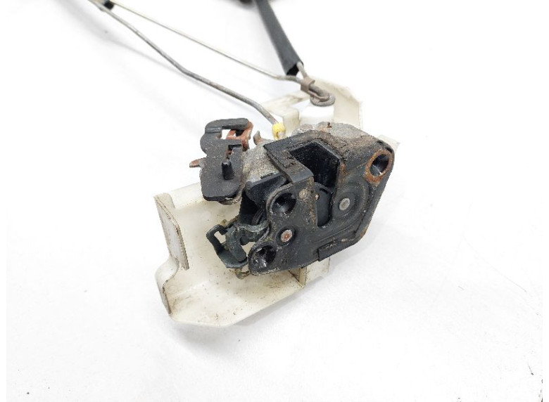 Замок двери задней правой к Hyundai Sonata, 2003г.