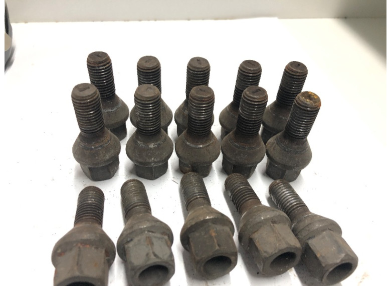 Болт колесный к Renault Kangoo, 2013г.