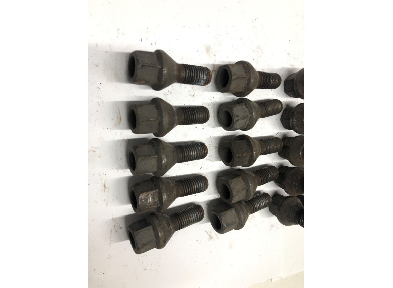 Болт колесный к Renault Kangoo, 2013г.