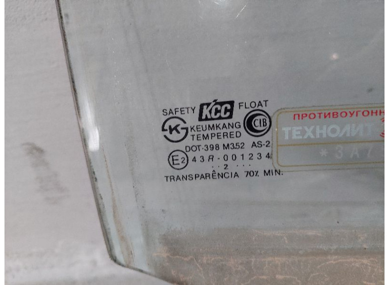 Стекло двери задней правой к Hyundai Sonata, 2003г.