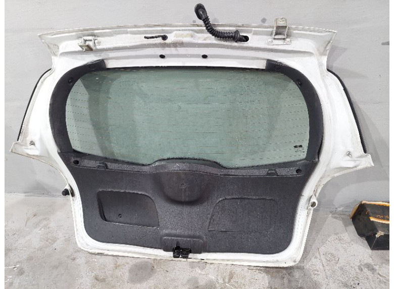 Крышка багажника (дверь 3-5) к Renault Clio, 2005г.