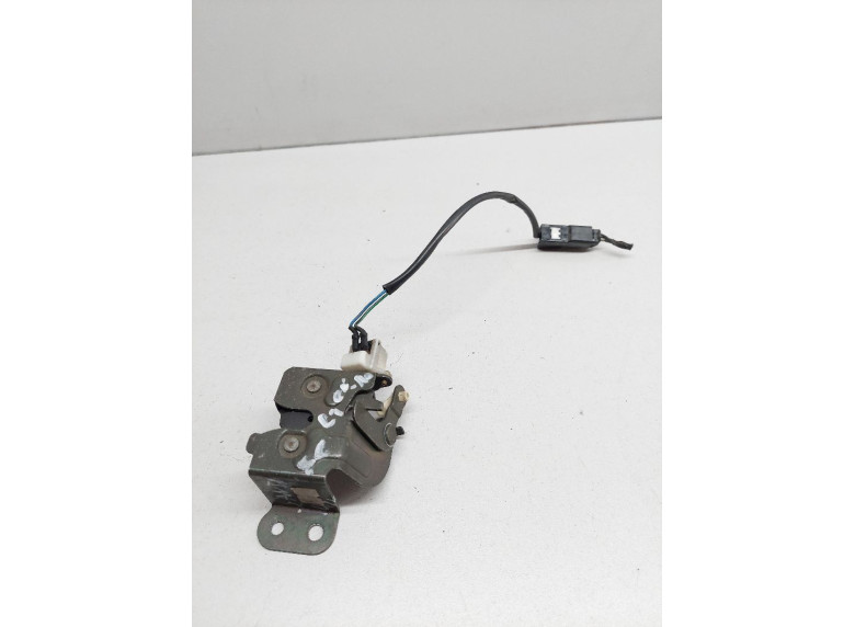 Замок багажника к Hyundai Santa Fe, 2002г.