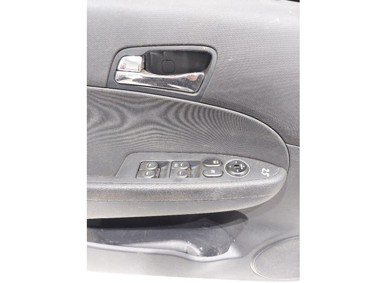 Блок управления стеклоподъемниками к Hyundai i30, 2008г.