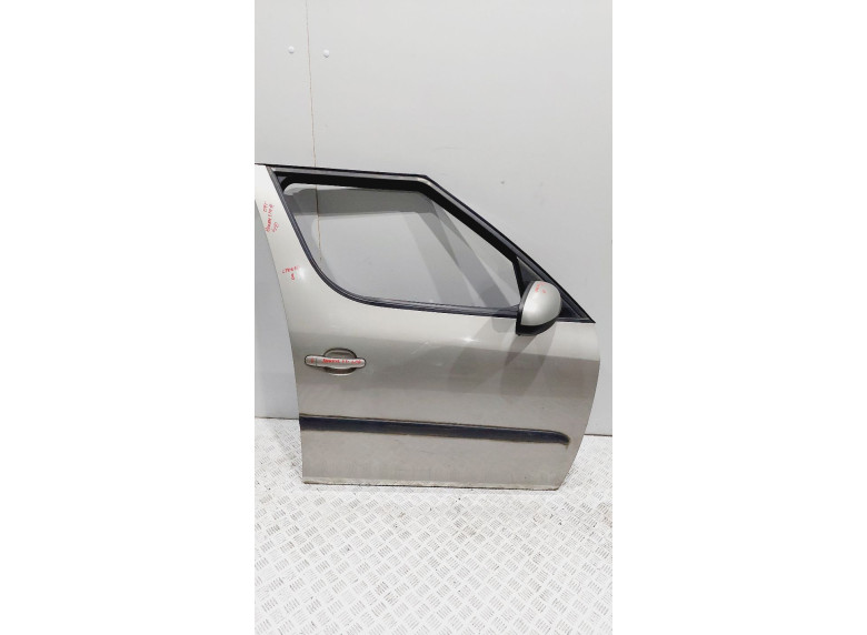 Стекло двери передней правой к Skoda Roomster, 2007г.
