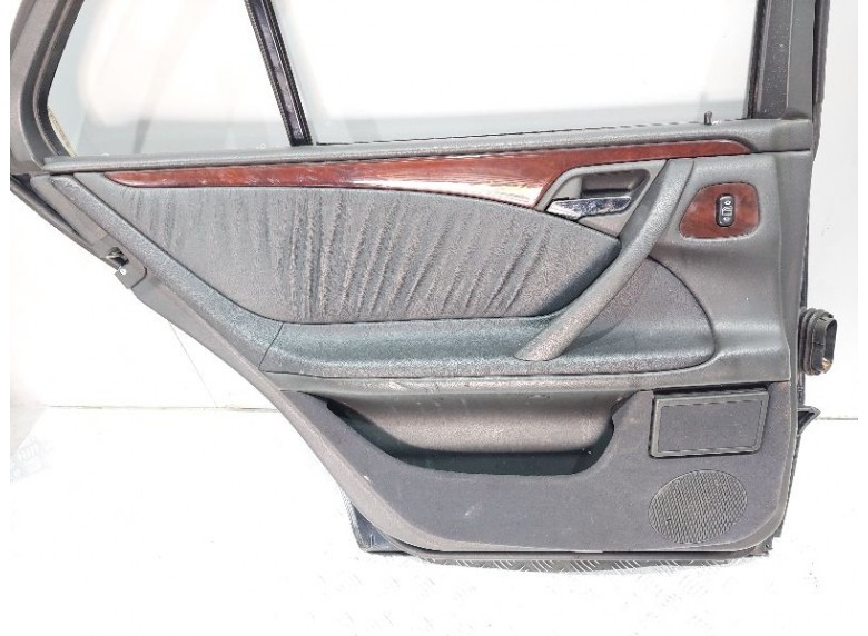 Обшивка двери задней левой (дверная карта) к Mercedes E W210