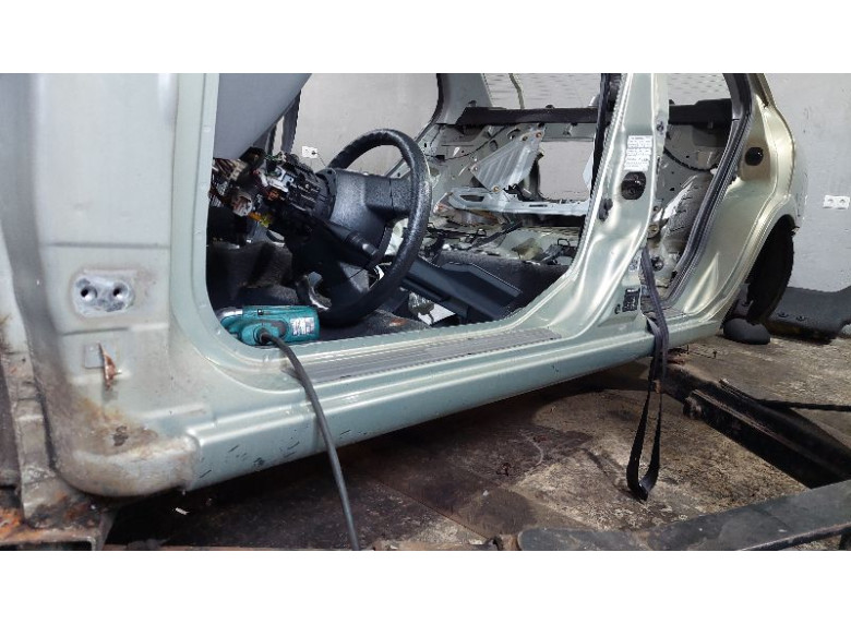 Порог левый к Nissan Almera Classic