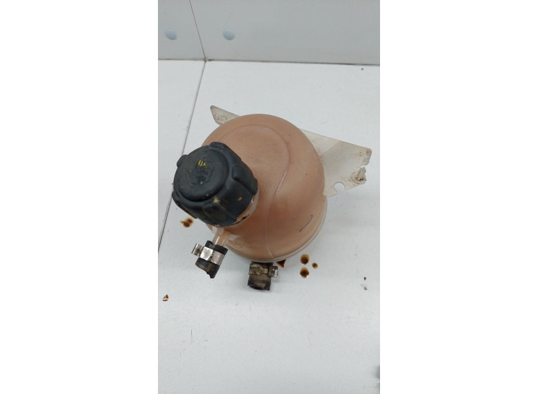 Бачок расширительный к Dacia Logan, 2007г.