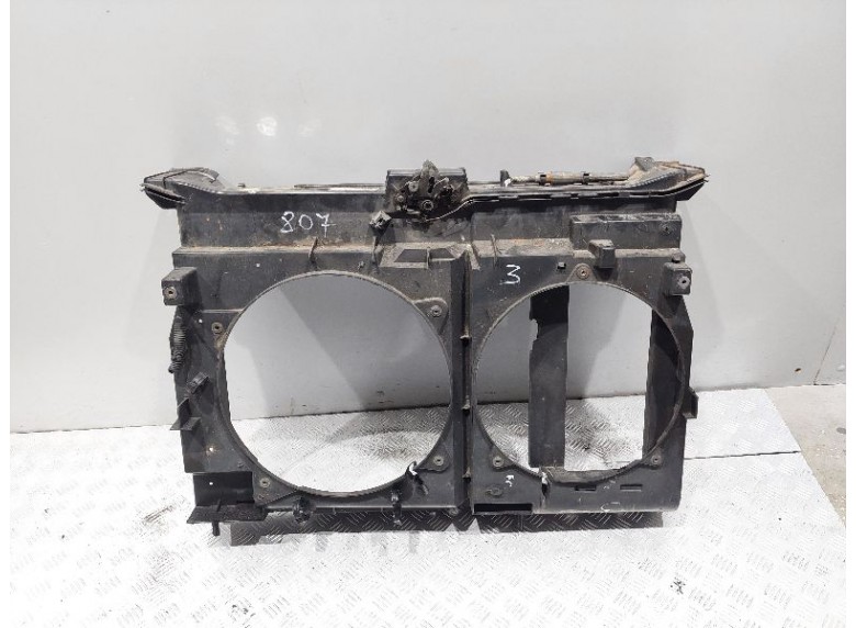 Передняя панель крепления облицовки (телевизор) к Peugeot 807