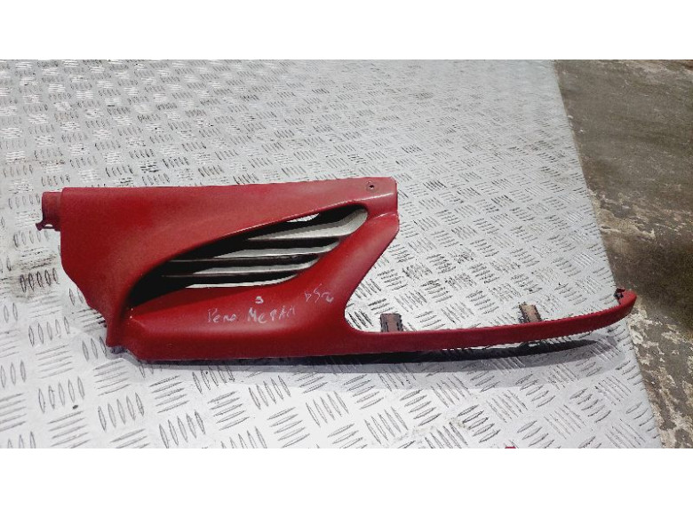 Решетка радиатора к Renault Megane, 1995г.