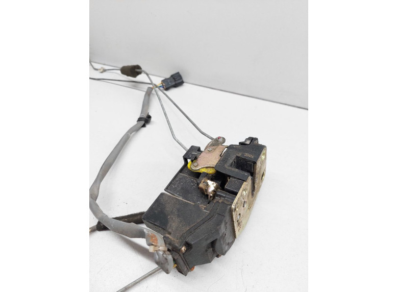 Замок двери сдвижной к Kia Carens, 2003г.