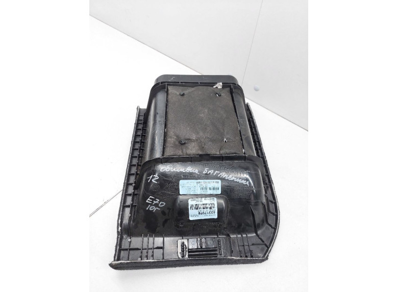 Обшивка багажника к BMW X5 E70, 2010г.