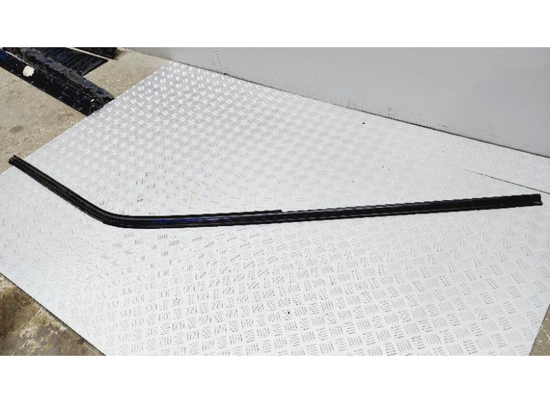 Молдинг крыши к Volkswagen Golf, 1996г.