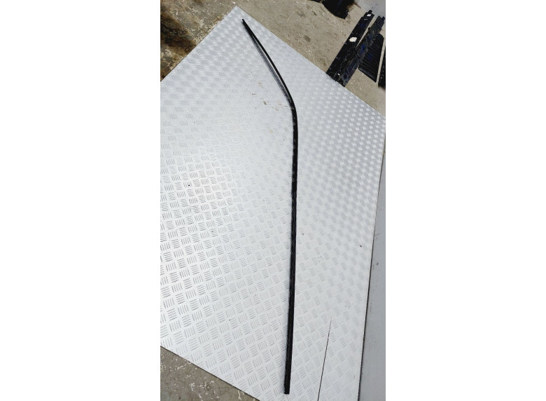 Молдинг крыши к Volkswagen Golf, 1996г.