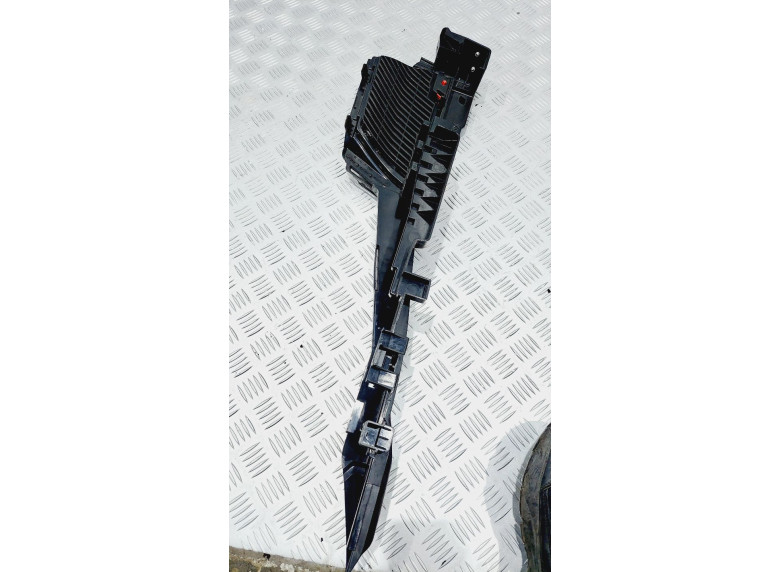 Направляющая шторки багажника (салазки) к BMW X5 E70, 2010г.
