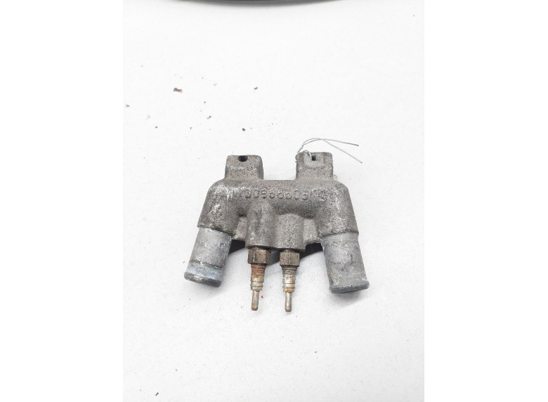 Фланец (тройник) системы охлаждения к Volvo V40, 2001г.