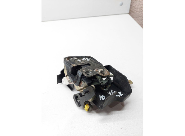 Замок двери задней правой к Hyundai XG, 2001г.