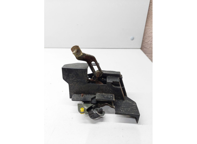 Замок двери задней правой к Hyundai XG, 2001г.