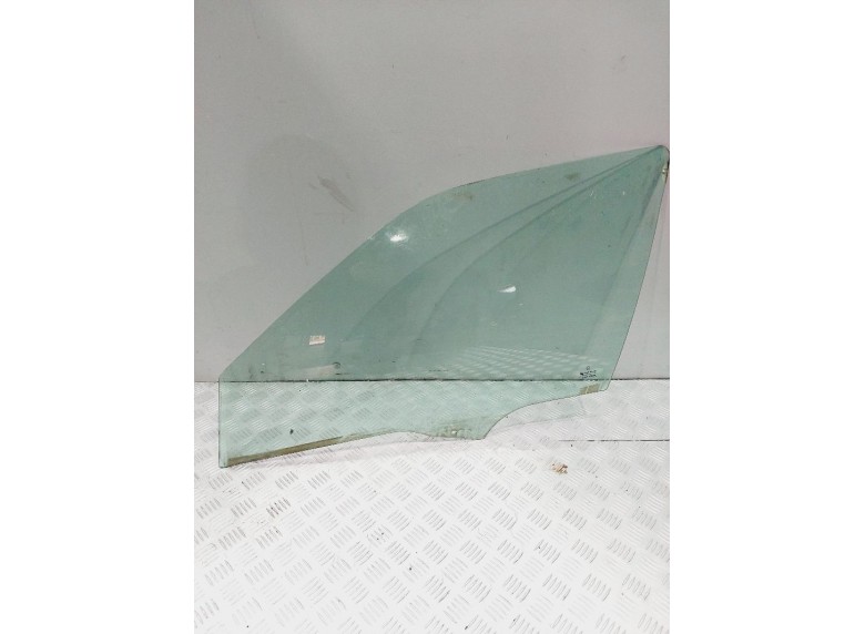 Стекло двери передней левой к Peugeot 308
