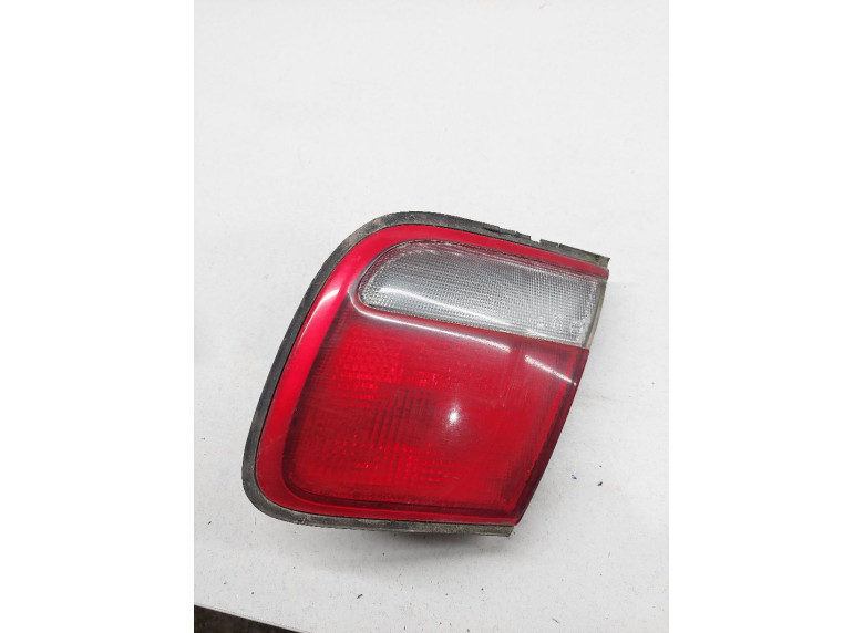 Фонарь крышки багажника правый к Mazda Millenia