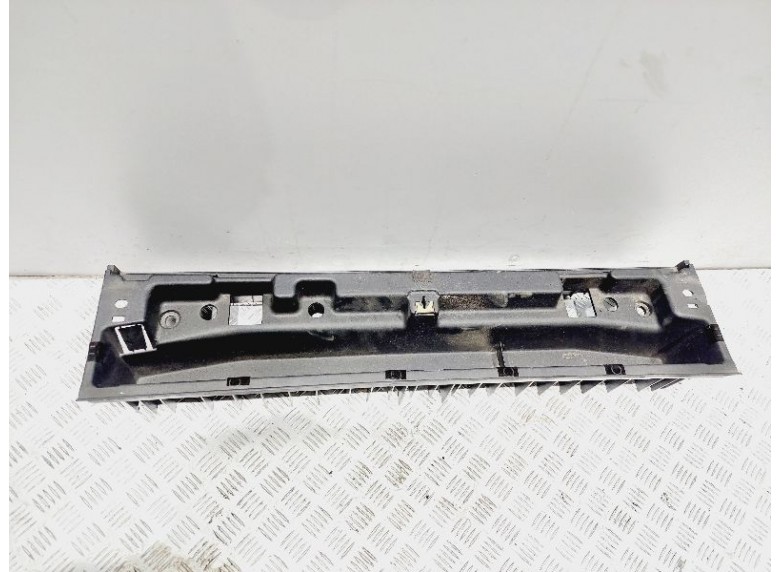 Ниша запасного колеса к Pontiac Vibe