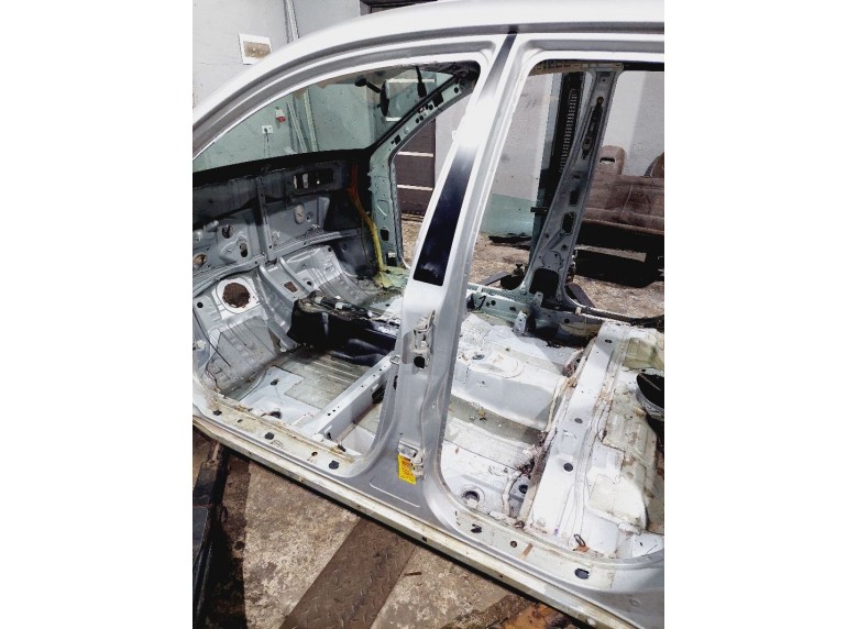 Стойка кузовная центральная левая к Pontiac Vibe