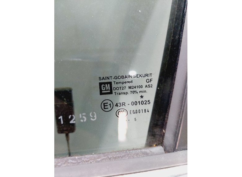 Стекло двери передней левой к Opel Signum, 2005г.