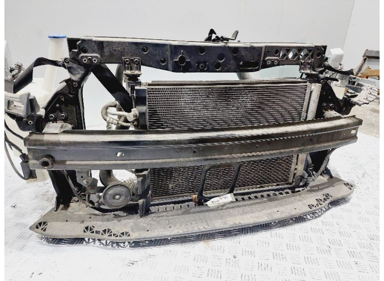 Усилитель бампера переднего к Hyundai i20, 2013г.