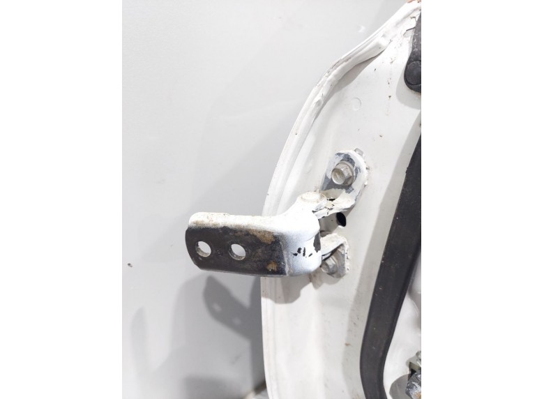 Петля двери передней правой к Toyota Camry