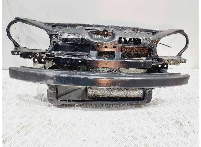 Усилитель бампера переднего к Volkswagen Polo, 2003г.