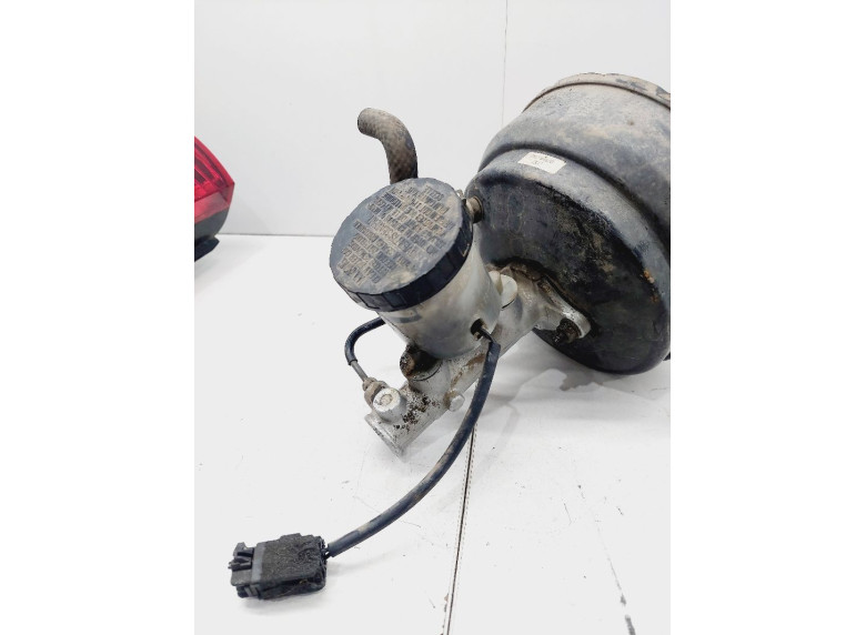 Цилиндр тормозной главный к Mazda Demio, 2001г.