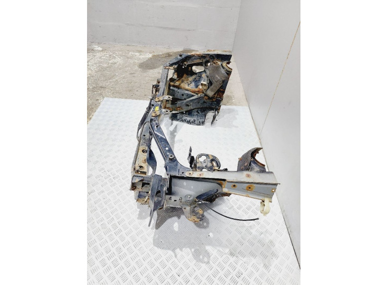 Передняя панель крепления облицовки (телевизор) к Mazda Demio, 2001г.