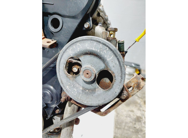 Насос гидроусилителя руля к Kia Clarus, 1997г.