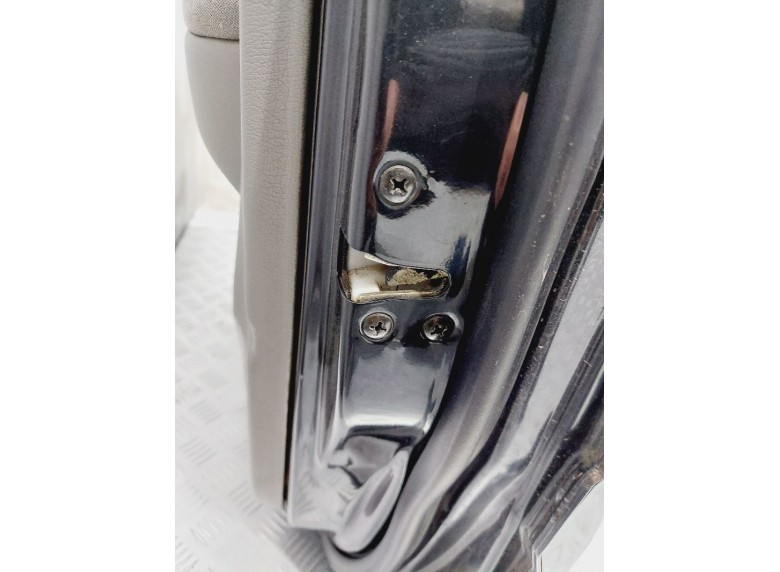 Замок двери передней правой к SsangYong Musso