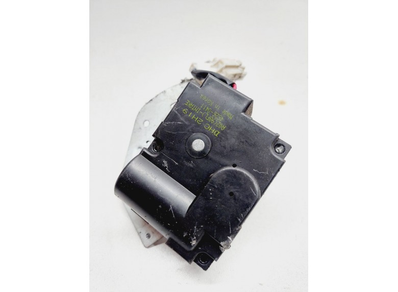 Моторчик заслонки печки к SsangYong Musso