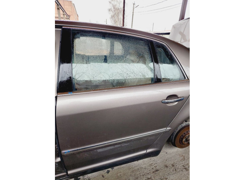 Стекло двери задней левой к Volkswagen Phaeton, 2005г.