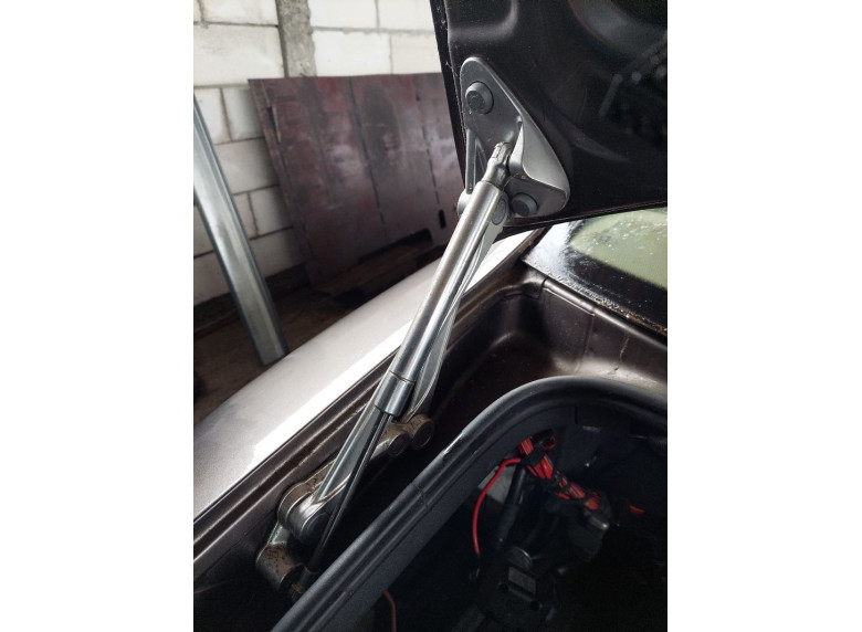 Петля крышки багажника к Volkswagen Phaeton, 2005г.
