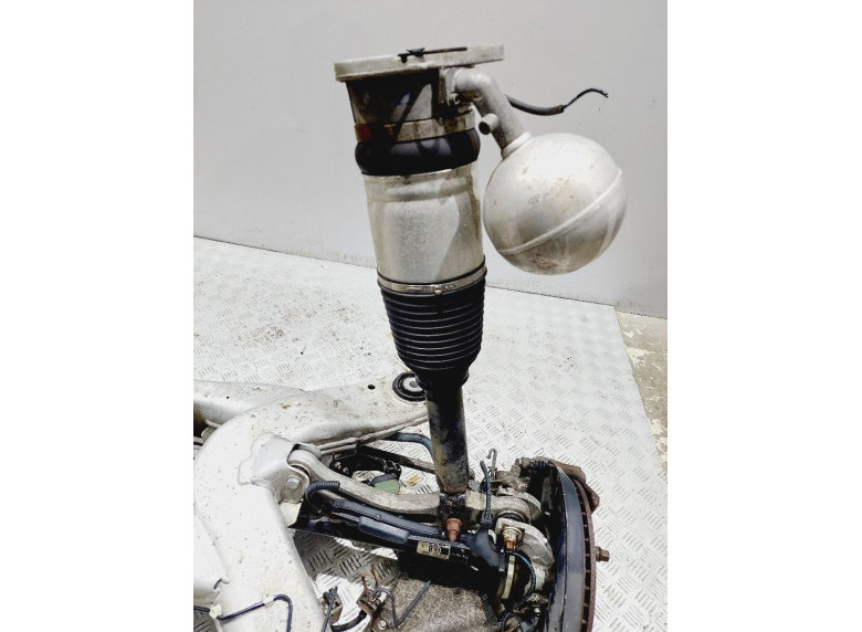 Пневмостойка задняя к Volkswagen Phaeton, 2005г.