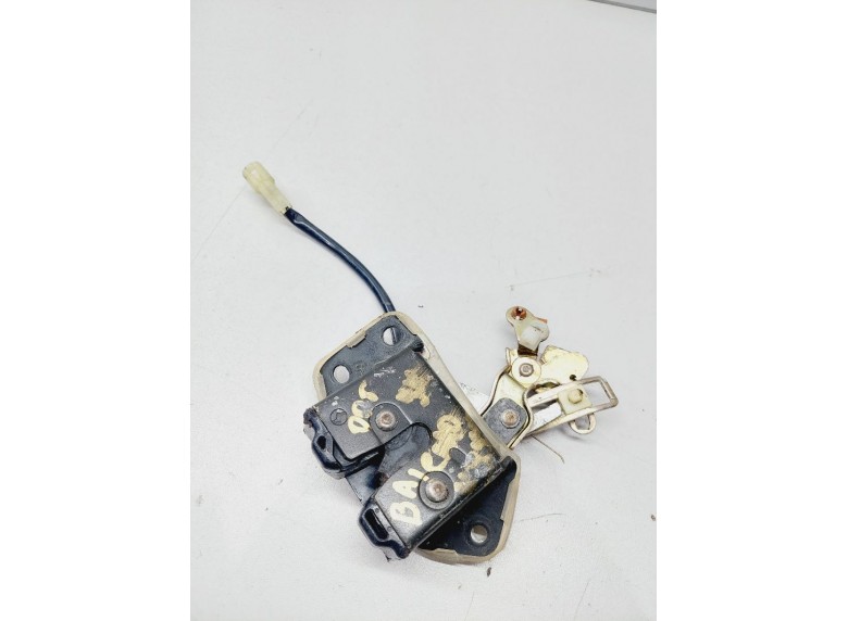 Замок багажника к Suzuki Baleno