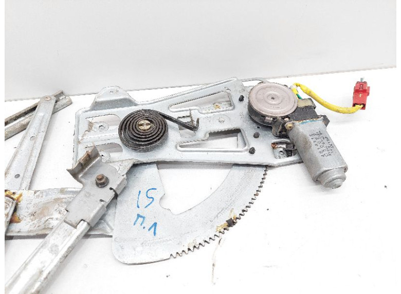 Стеклоподъемник передний левый к Plymouth Breeze, 2000г.