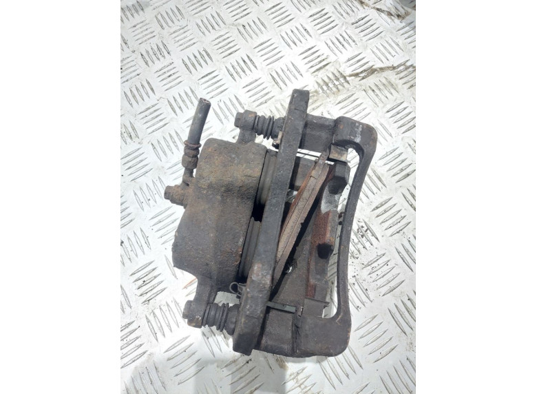 Суппорт передний правый к Hyundai XG, 2001г.