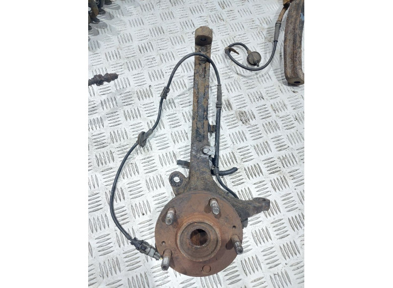 Ступица передняя левая к Hyundai XG, 2001г.