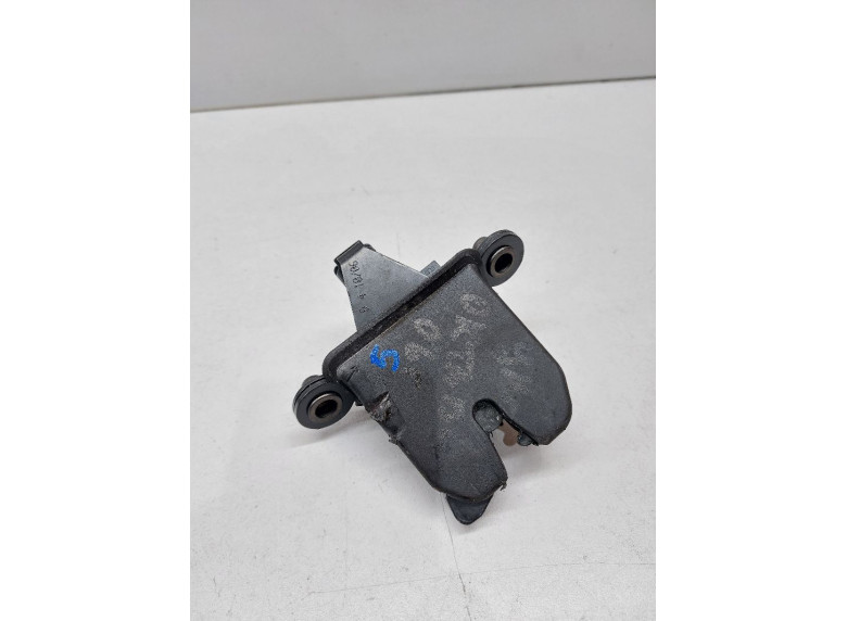 Замок багажника к Skoda Octavia