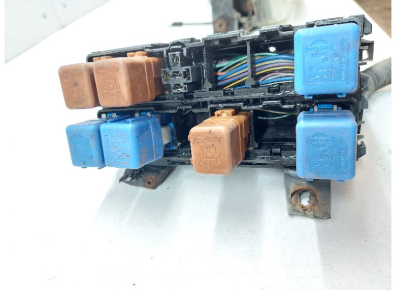 Блок предохранителей к Nissan Maxima