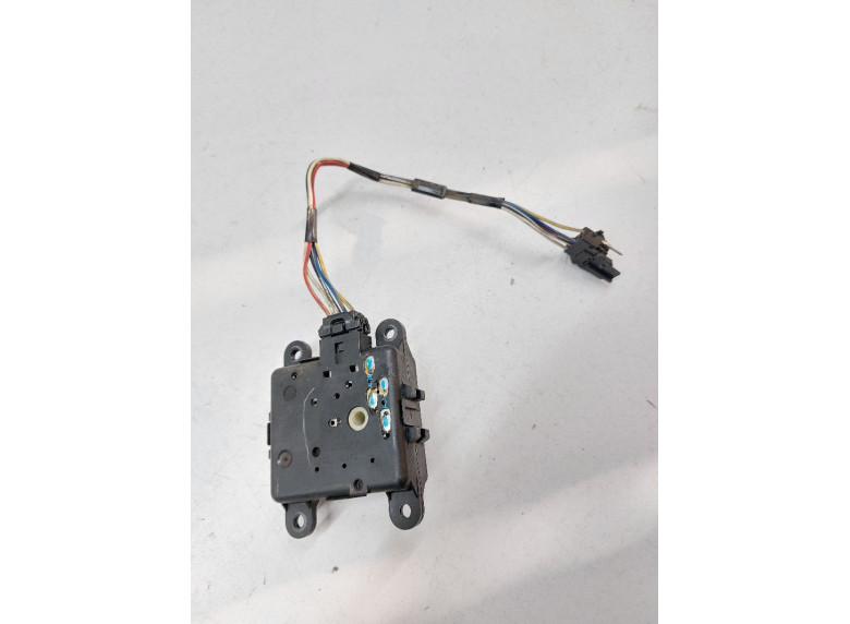 Моторчик заслонки печки к Nissan Maxima