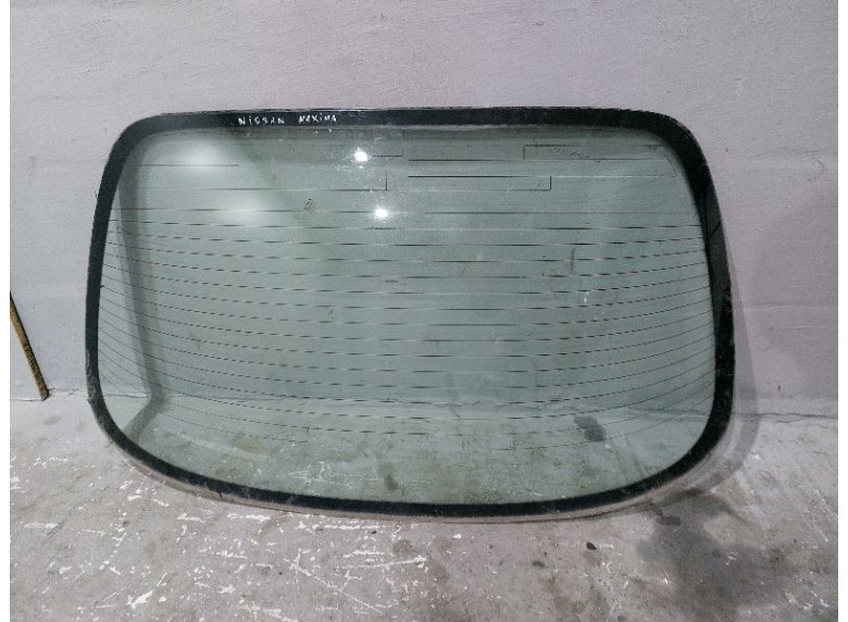 Стекло заднее к Nissan Maxima