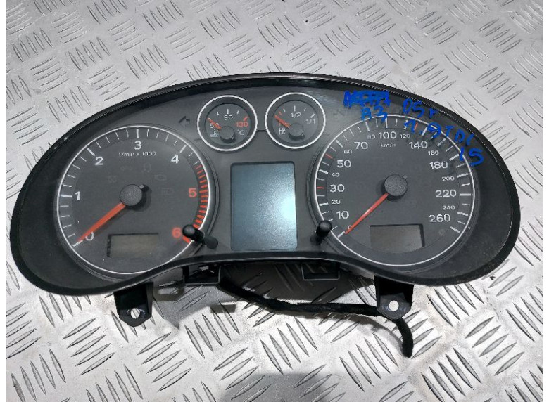 Щиток приборов (приборная панель) к Audi A3, 2005г.