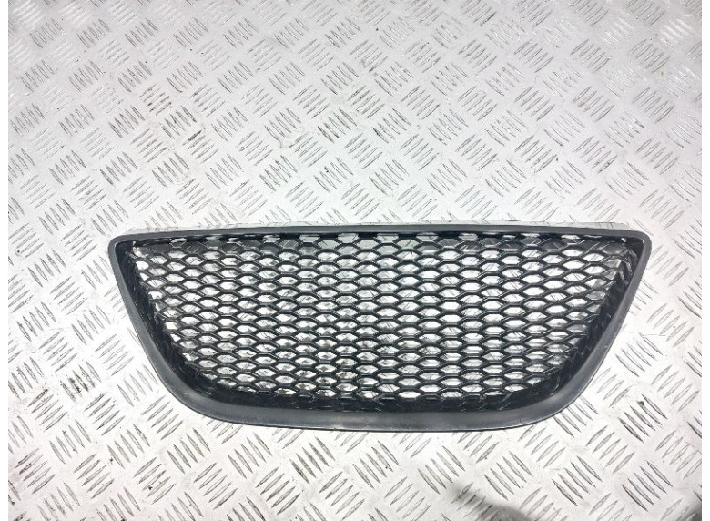 Решетка радиатора к Seat Ibiza, 2010г.