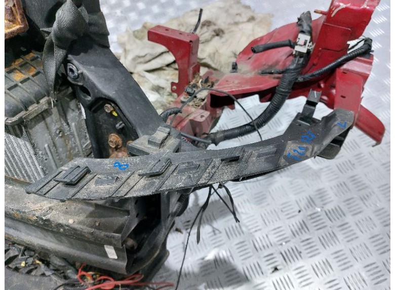 Кронштейн крепления бампера переднего к Hyundai i20