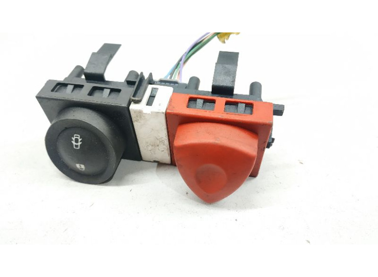 Кнопка аварийной сигнализации к Renault Megane, 2004г.