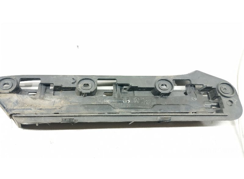 Кронштейн крепления бампера переднего к Volkswagen Caddy, 2009г.